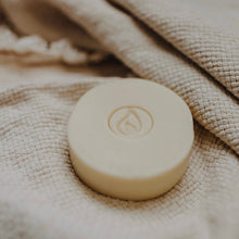 Lade das Bild in den Galerie-Viewer, Rosas Jadebusenseife - Rosas Naturkosmetik - Jadebusen