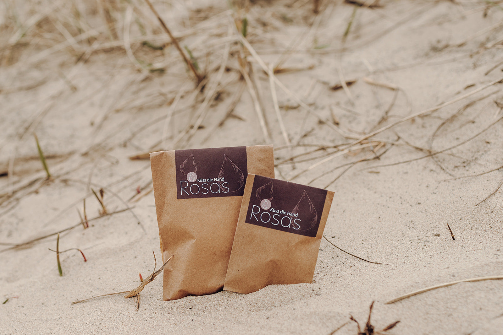 Lippenbalsam gegen Akne am Strand - Küss die Hand - Rosas Naturkosmetik